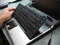 cleaning-laptop-keyboard-300x225